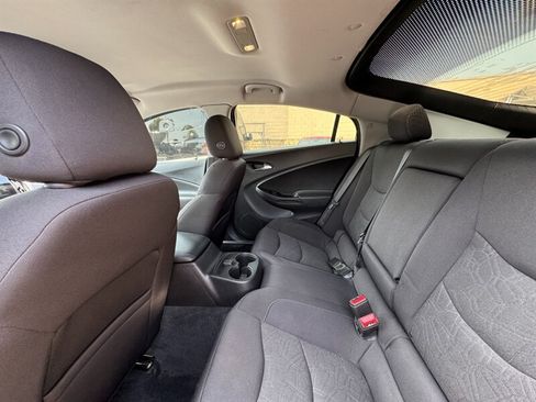 Used 2018 Chevrolet Volt LT FWD image 31