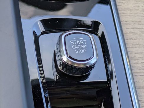 New 2026 Volvo XC60 B5 Plus w/ Protection Package Premier image 27