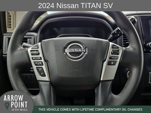 Used 2024 Nissan Titan SV RWD image 27