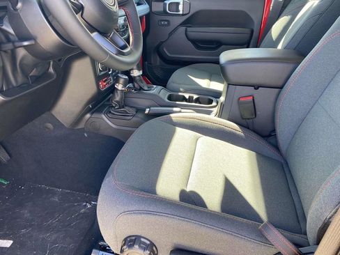 Used 2024 Jeep Wrangler Unlimited Rubicon w/ Safety Group image 13