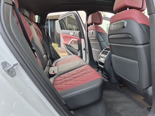 Used 2027 BMW X6 xDrive40i AWD/4WD image 21