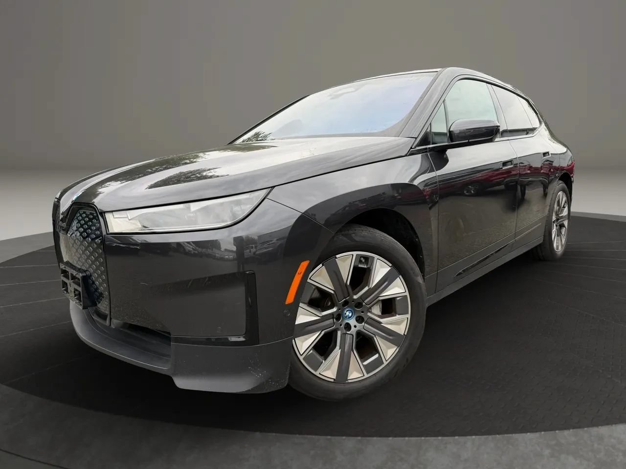 Used 2024 BMW iX xDrive50 AWD/4WD image 1