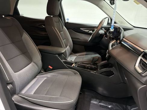 Certified 2025 Chevrolet TrailBlazer LT AWD/4WD image 18