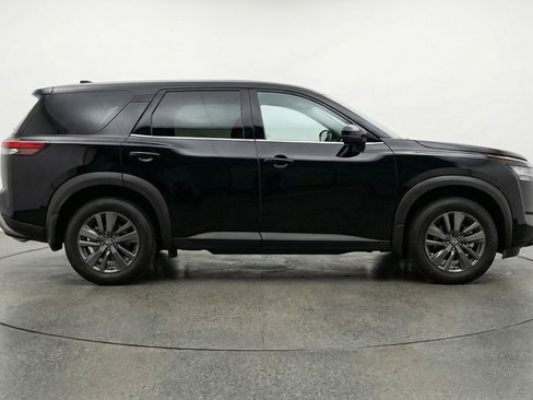 Used 2025 Nissan Pathfinder SV image 11