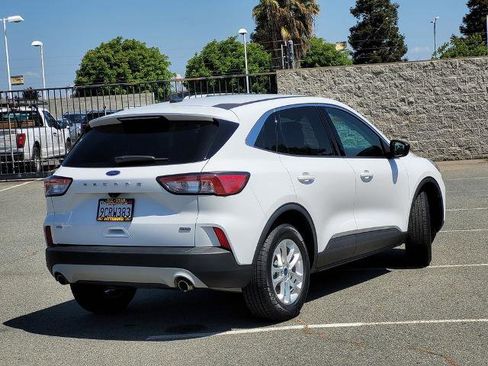Certified 2022 Ford Escape SE FWD image 4
