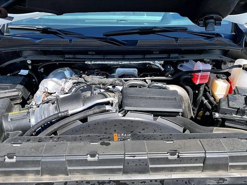 Used 2025 GMC Sierra 2500 AT4X AWD/4WD image 9
