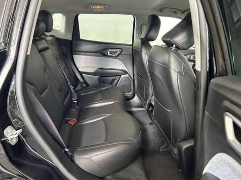 Used 2022 Jeep Compass Latitude AWD/4WD image 28