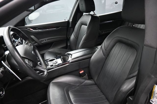 Used 2022 Maserati Quattroporte Modena Q4 AWD/4WD image 7