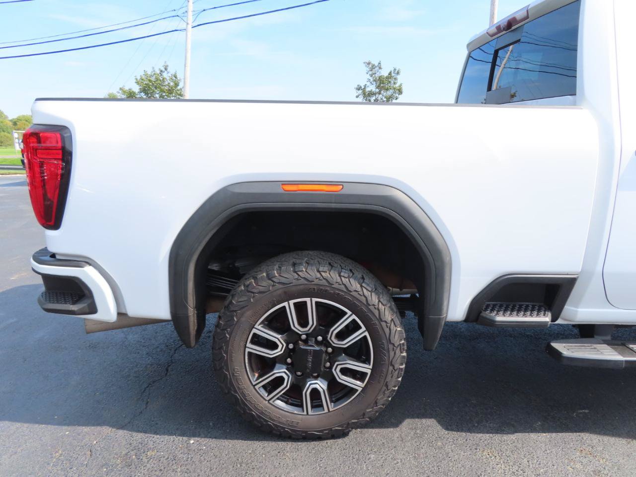 Used 2020 GMC Sierra 2500 AT4 w/ AT4 Premium Package AWD/4WD image 20