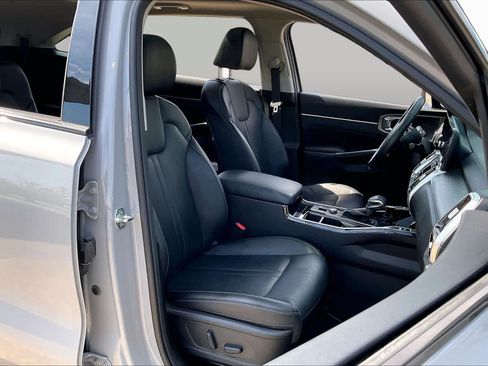 Used 2023 Kia Sorento SX FWD image 9