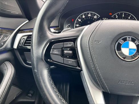 Used 2019 BMW 540i w/ Premium Package image 19