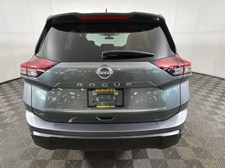Used 2025 Nissan Rogue SV FWD video 4