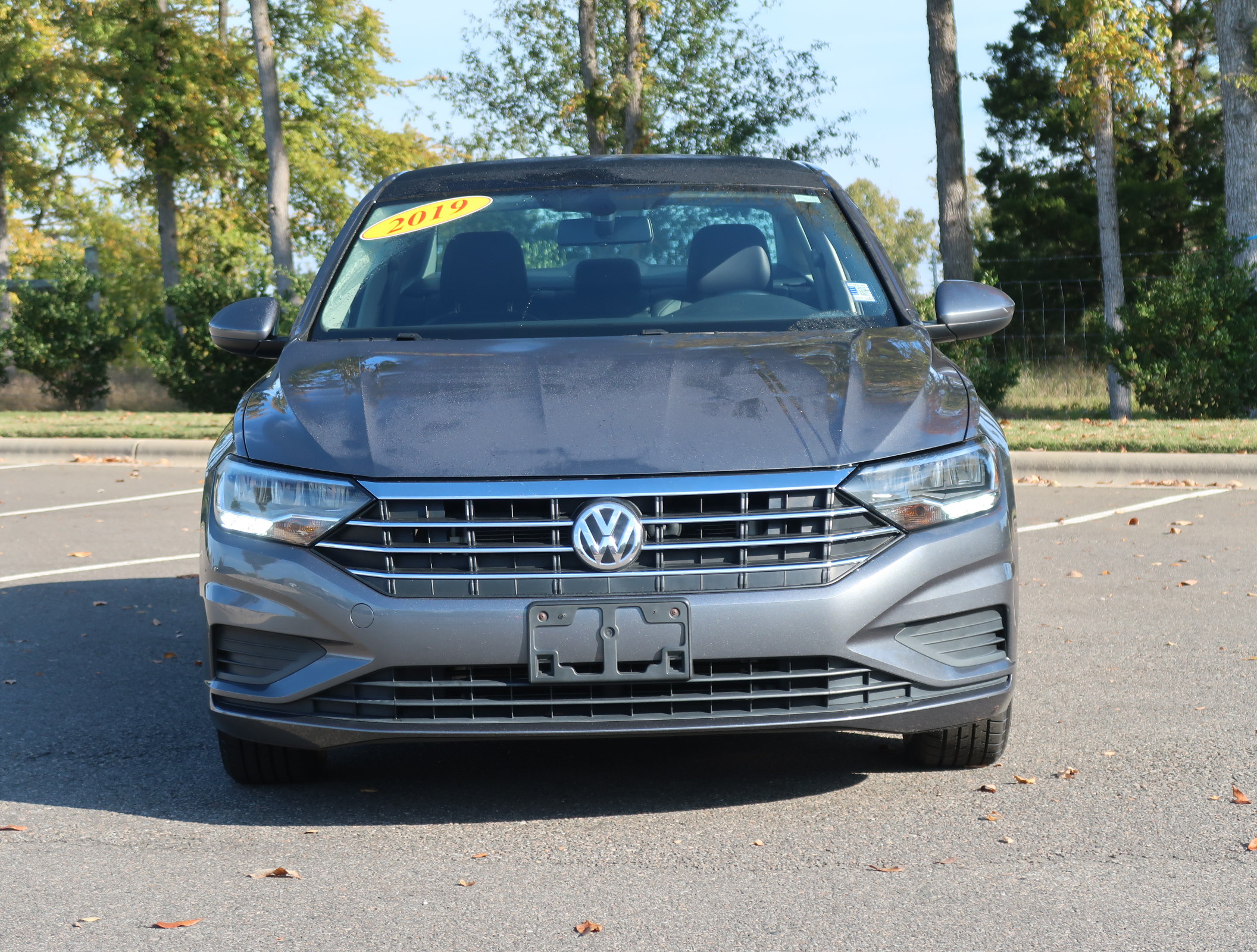 Used 2019 Volkswagen Jetta SE FWD image 2