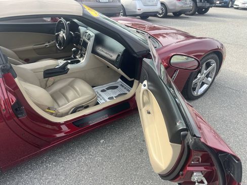 Used 2005 Chevrolet Corvette Convertible w/ Preferred Equipment Group RWD image 9