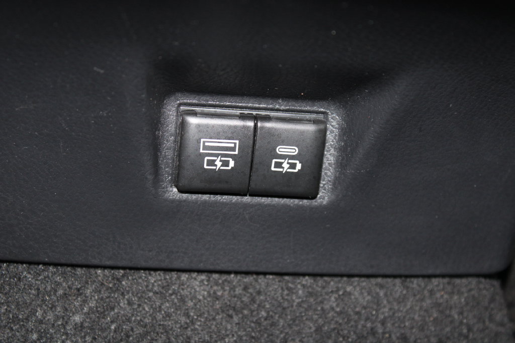 Used 2025 Toyota Camry SE FWD image 54