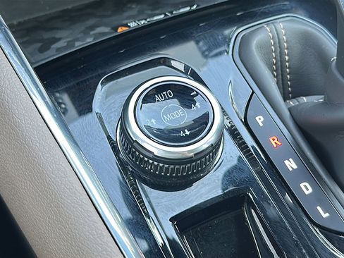 Used 2023 GMC Canyon Denali image 34