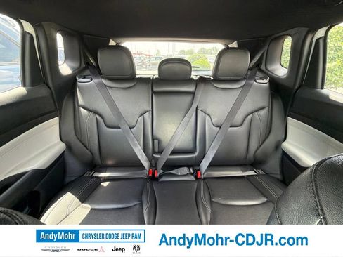 Used 2025 Jeep Compass Limited AWD/4WD image 8