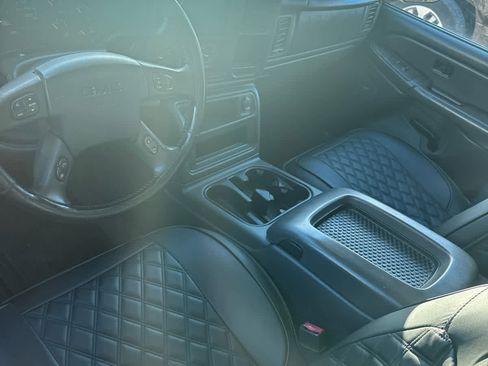 Used 2005 GMC Sierra 1500 SLE w/ Safe And Sound Package image 7