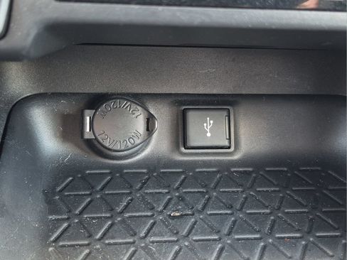 Used 2022 Toyota RAV4 LE FWD image 26