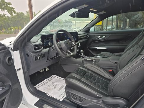 Used 2025 Ford Mustang GT Premium w/ GT Performance Package RWD image 19