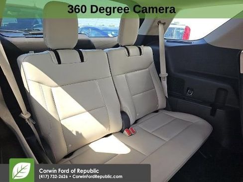 Used 2020 Ford Explorer Platinum w/ Premium Technology Package AWD/4WD image 12