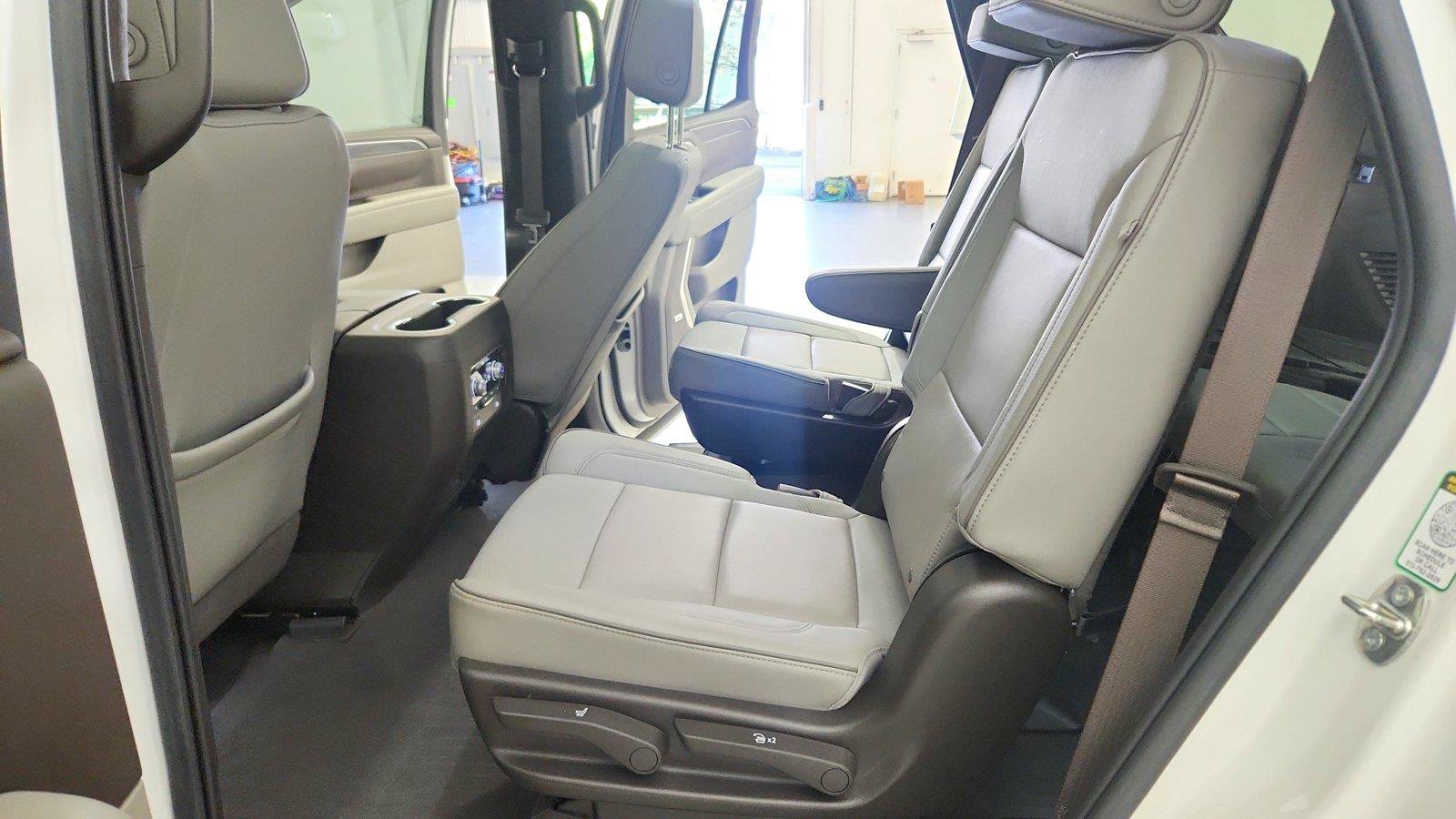 Used 2022 GMC Yukon SLT w/ SLT Premium Package AWD/4WD image 26