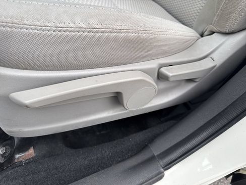 Used 2015 Subaru Forester 2.5i AWD/4WD image 24