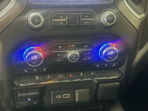 Used 2021 GMC Sierra 1500 AT4 w/ AT4 Preferred Package AWD/4WD image 15