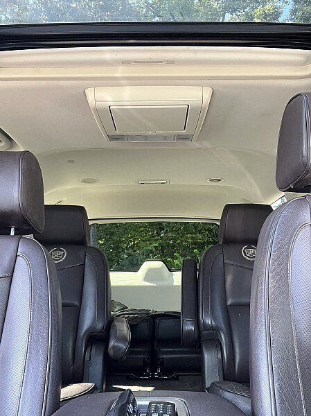 Used 2013 Cadillac Escalade Platinum RWD image 13