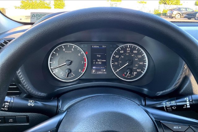 Used 2025 Nissan Sentra S FWD image 13
