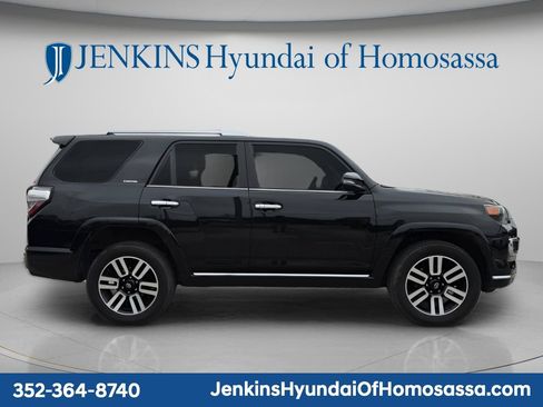 Used 2021 Toyota 4Runner Limited AWD/4WD image 2