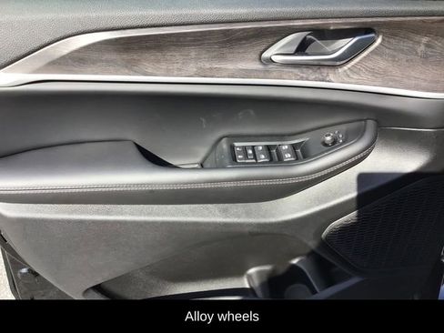 New 2026 Jeep Grand Cherokee Altitude image 20