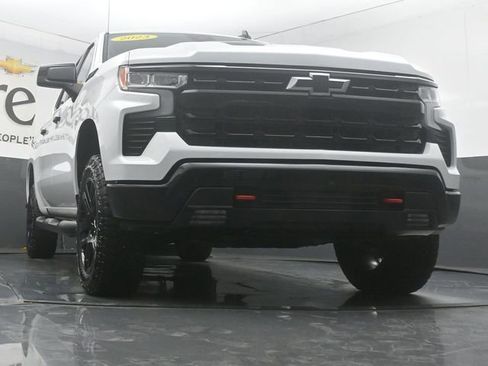 Used 2023 Chevrolet Silverado 1500 LT Trail Boss w/ Protection Package AWD/4WD image 3