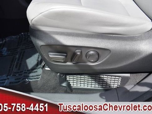 Used 2023 Toyota Sienna XLE FWD image 21