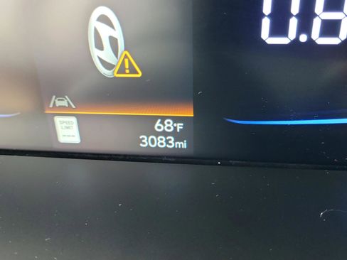 Certified 2025 Hyundai Elantra Sport image 23