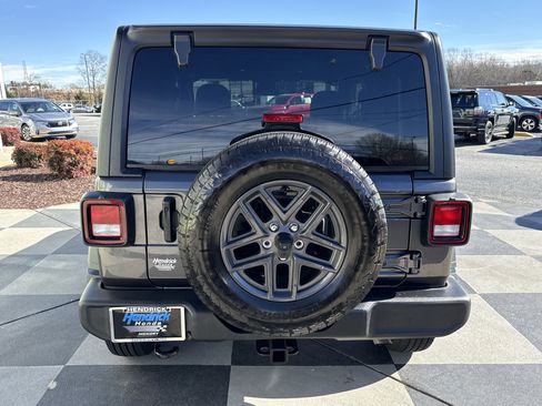 Used 2024 Jeep Wrangler Sport image 9