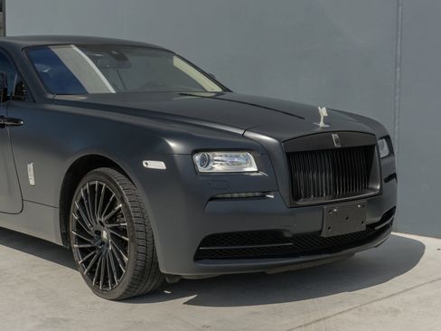 Used 2016 Rolls-Royce Wraith RWD image 40