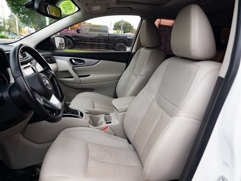 Used 2020 Nissan Rogue Sport SL w/ Premium Package FWD image 19