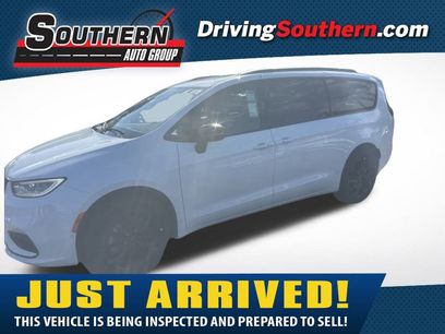 New 2026 Chrysler Pacifica Limited w/ S Appearance Package