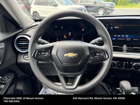 Used 2026 Chevrolet Trax LT FWD image 17
