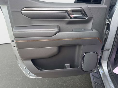 Used 2024 GMC Sierra 1500 AT4 w/ Technology Package image 10