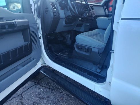 Used 2013 Ford F250 XLT w/ Advanced Security Group image 3