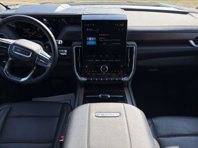 Used 2025 GMC Yukon Denali AWD/4WD image 16