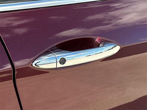 Used 2017 Honda Accord SE image 9