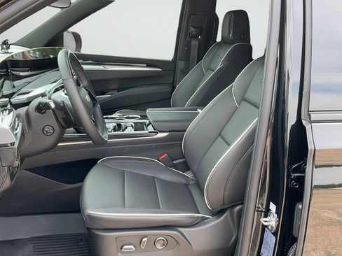 Used 2026 Cadillac Escalade Sport w/ LPO, Floor Liner Package RWD image 17