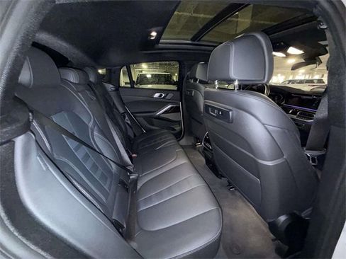 Used 2021 BMW X6 xDrive40i w/ M Sport Package image 15
