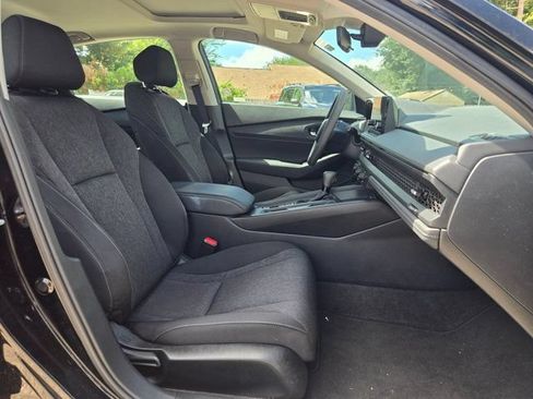 Used 2025 Honda Accord SE image 29