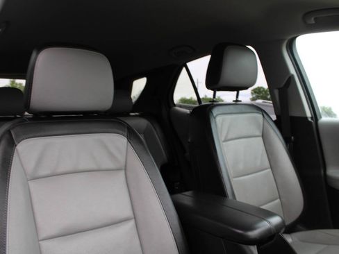Used 2019 Chevrolet Equinox Premier FWD image 15