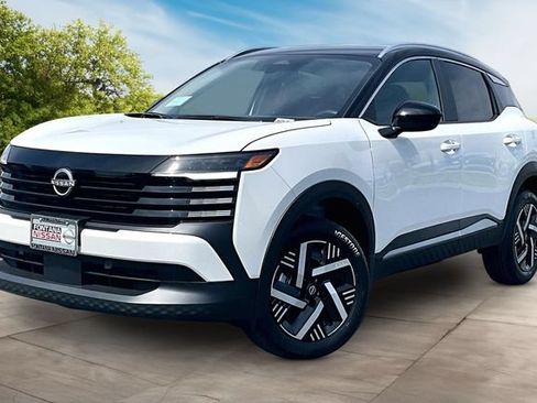New 2026 Nissan Kicks SV w/ Cold Weather Package FWD image 2