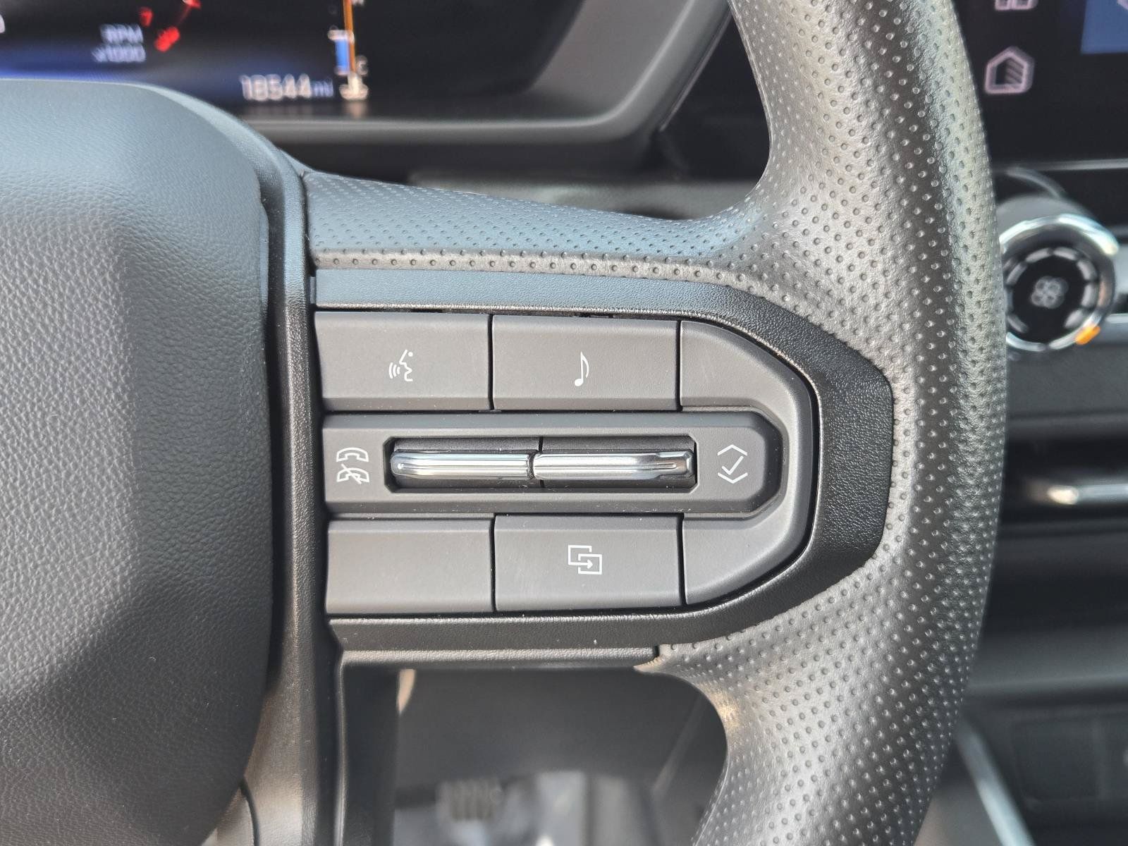 Used 2023 Chevrolet Colorado Trail Boss w/ Technology Package AWD/4WD image 18